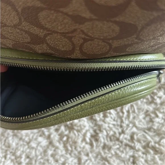 ♥️COACH Brand Green and Brown Court Backpack - Picture 8 of 13